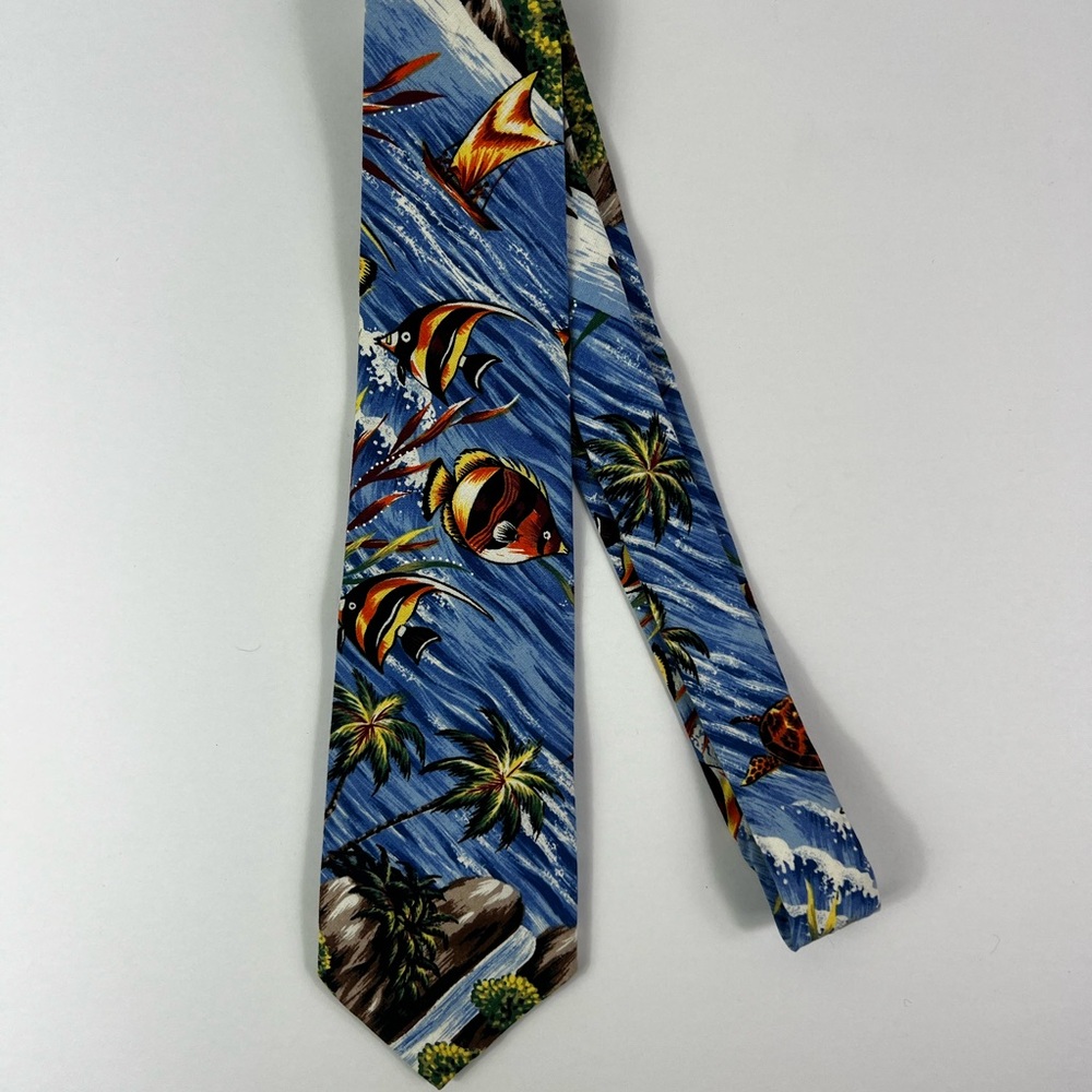 Hilo Hattie Blue Hawaii Tropical Fish Necktie